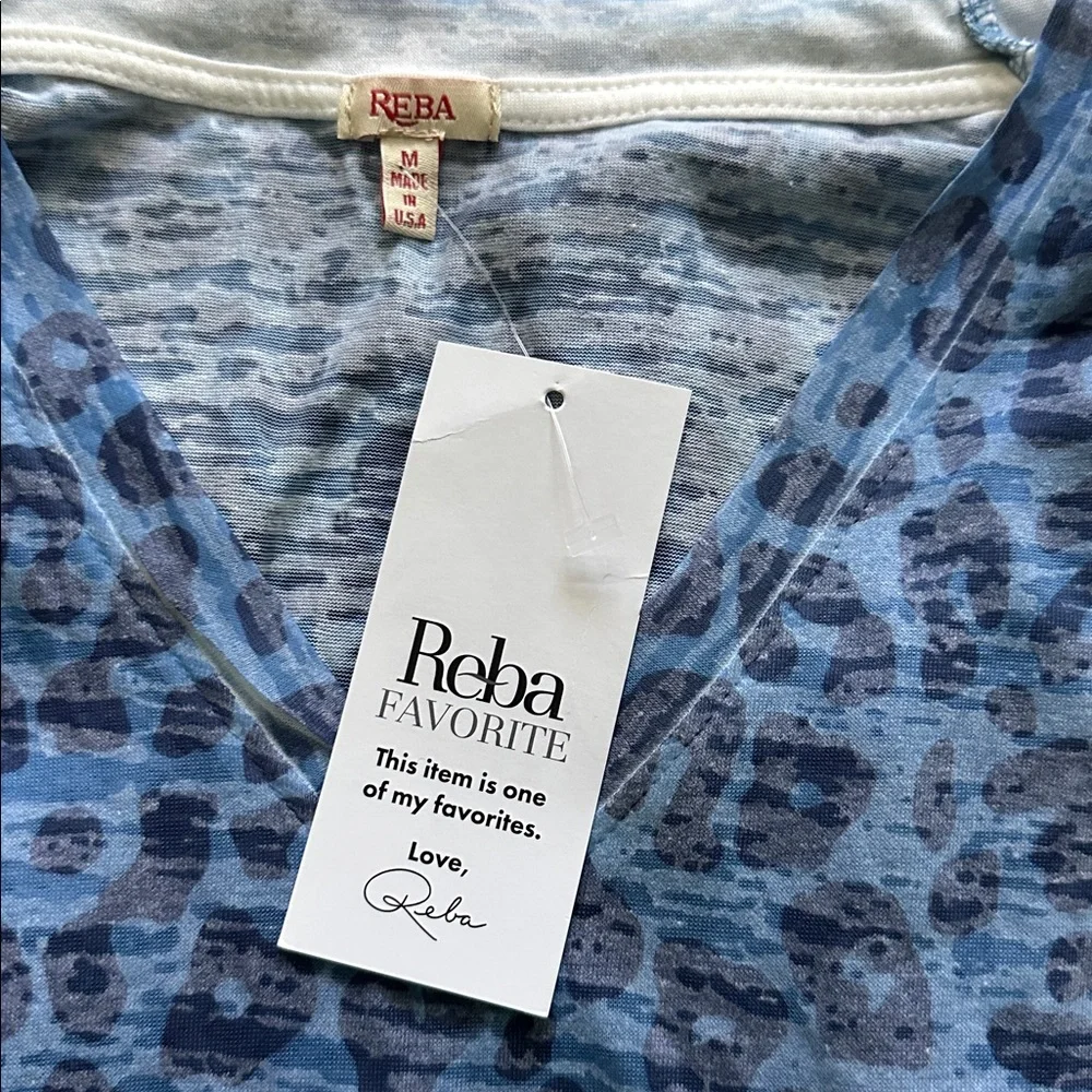 Reba NWT Short Sleeve Blue Animal Print Tee size M - Picture 6 of 7